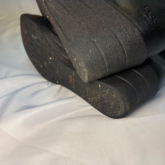 Ugg Emalie Black Leather Wedge Women’s 8 Waterproof Winter Ready Side Zip Wool - Picture 8 of 11